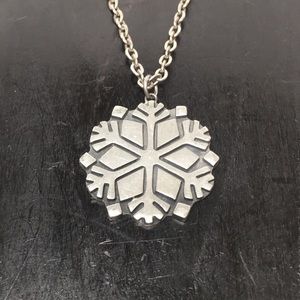 Rune Tennesmed pewter necklace snowflake